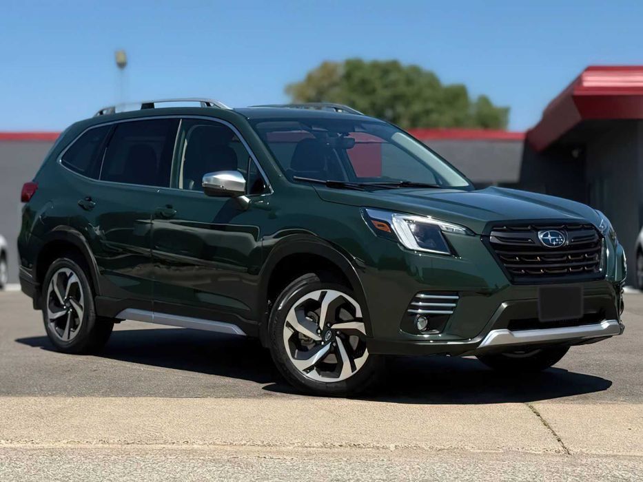 Subaru Forester      2023