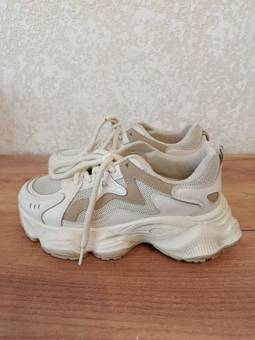 Кросовки белые  300грн