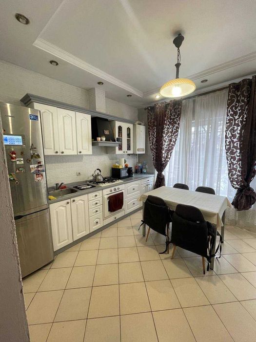 Продам  2-х этажный дом на Черемушках со своим участком. ГАЗ/АГВ.