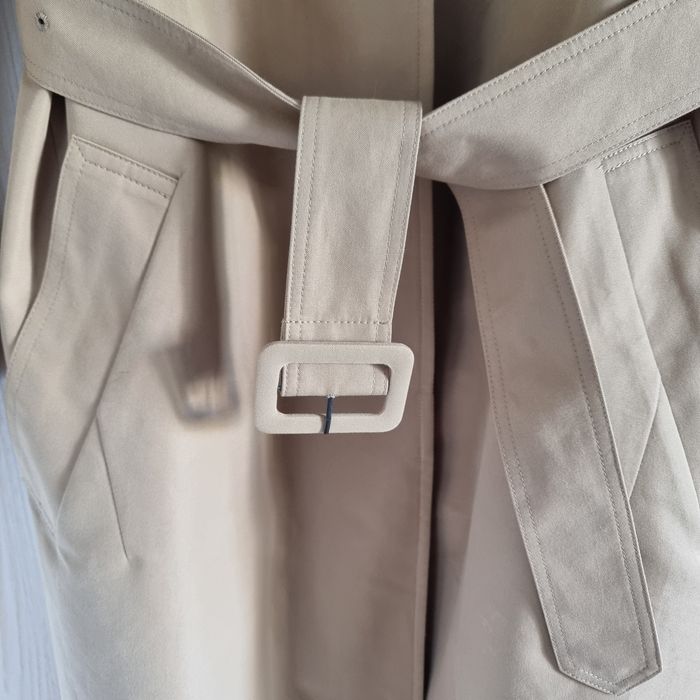 Beżowy trencz HEXELINE M z odpinaną pikowaną kamizelką – płaszcz