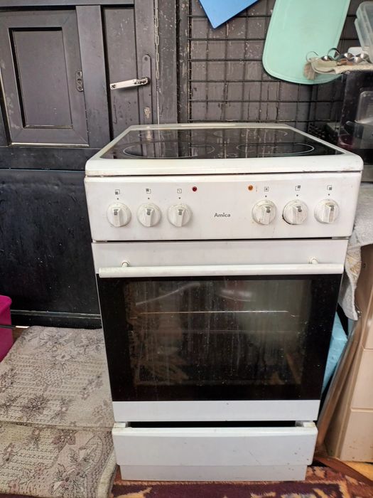 Плита електрична з кераміки.