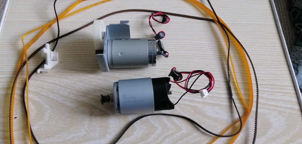 Электро двигатель на 12 - 15 вольт и пасик