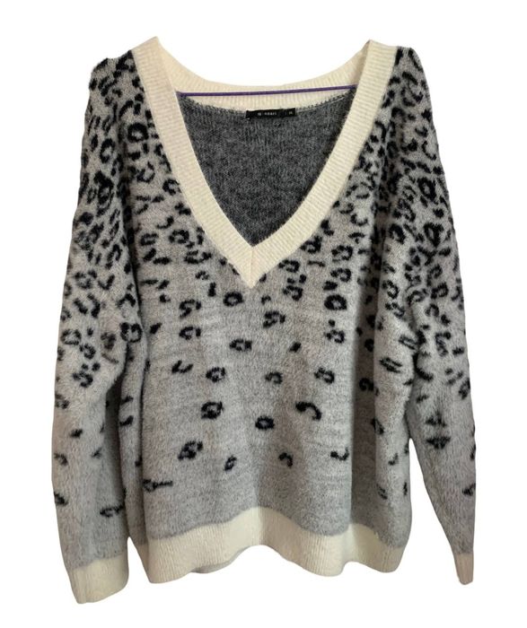 Теплый женский свитер