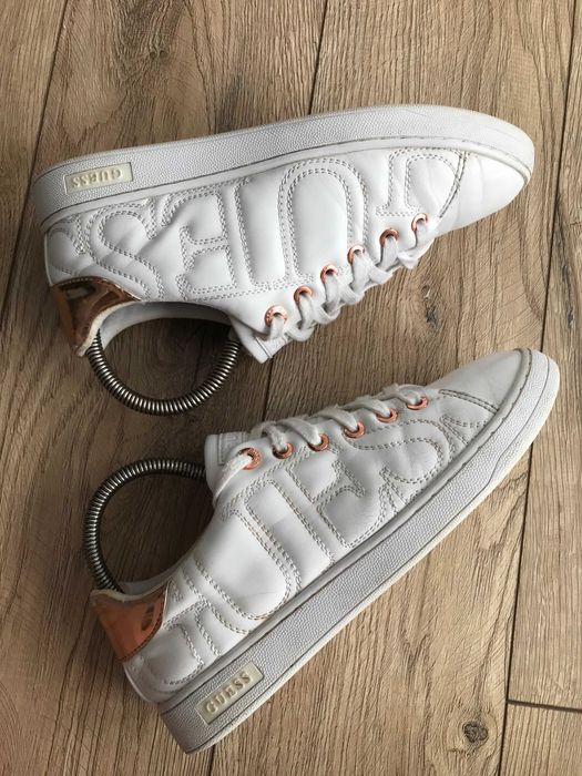 Skórzane buty Guess rozm. 37,5