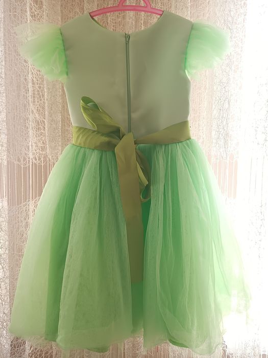 Святкова сукня 5-6 років (дівчинка весна)