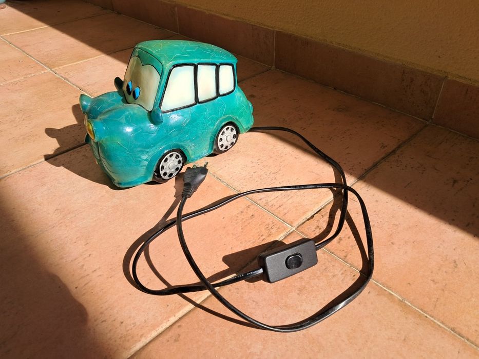 Candeeiro mesa cabeceira cars