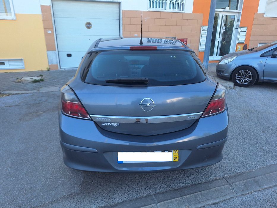 Opel Artra 1.7 CDTI em bom estado geral de 2006