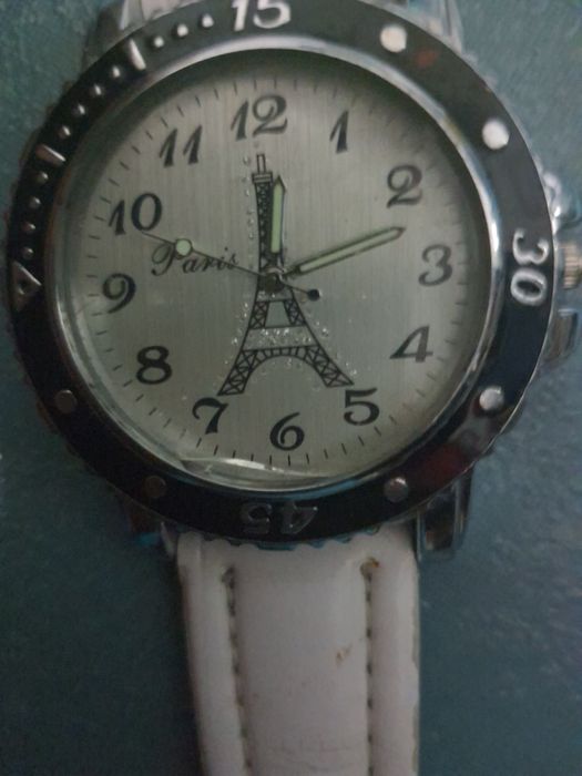 Relógios novos e usados