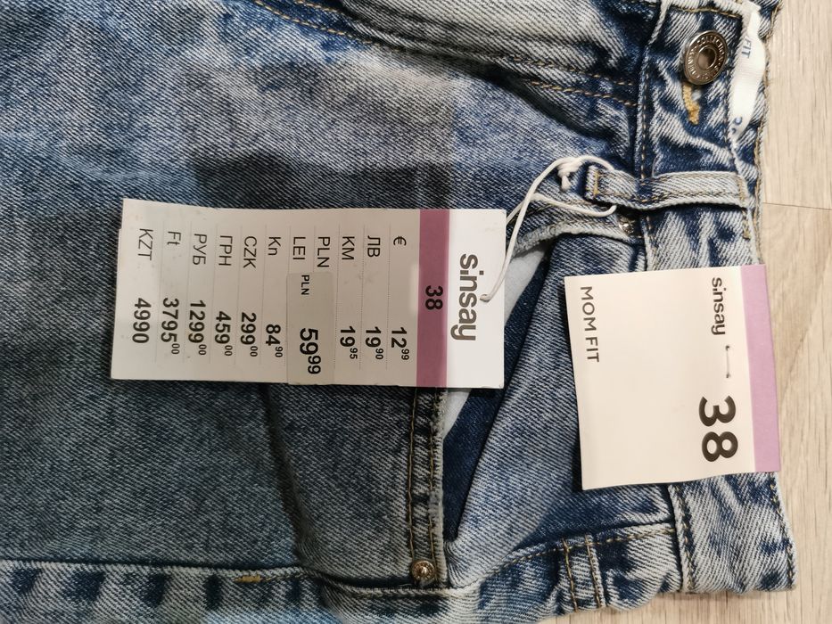 Spodnie MOM FIT 38