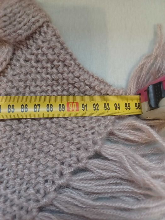 Piękne ponczo robione na drutach.