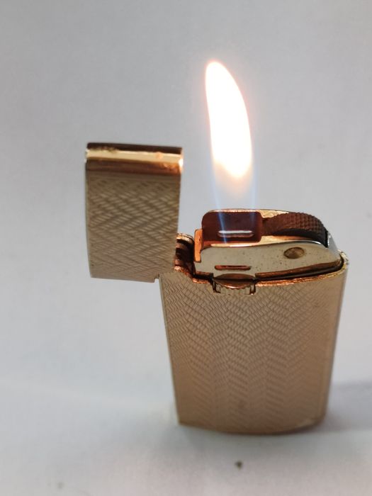 Продам запальничку Colibri