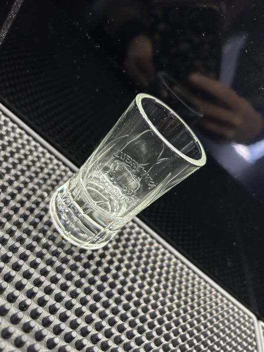 Piekne kieliszki zubrowki grube szklo 12 szt komplet