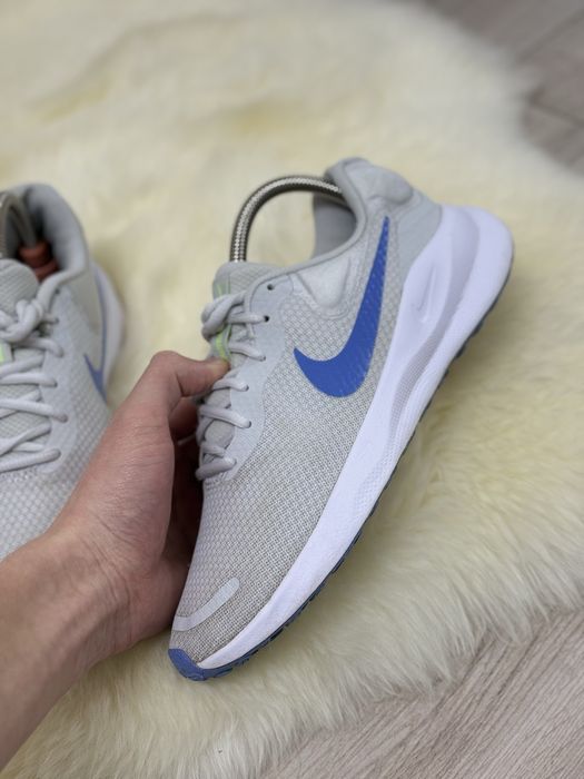 Жіночі кросівки Nike W Revolution 7