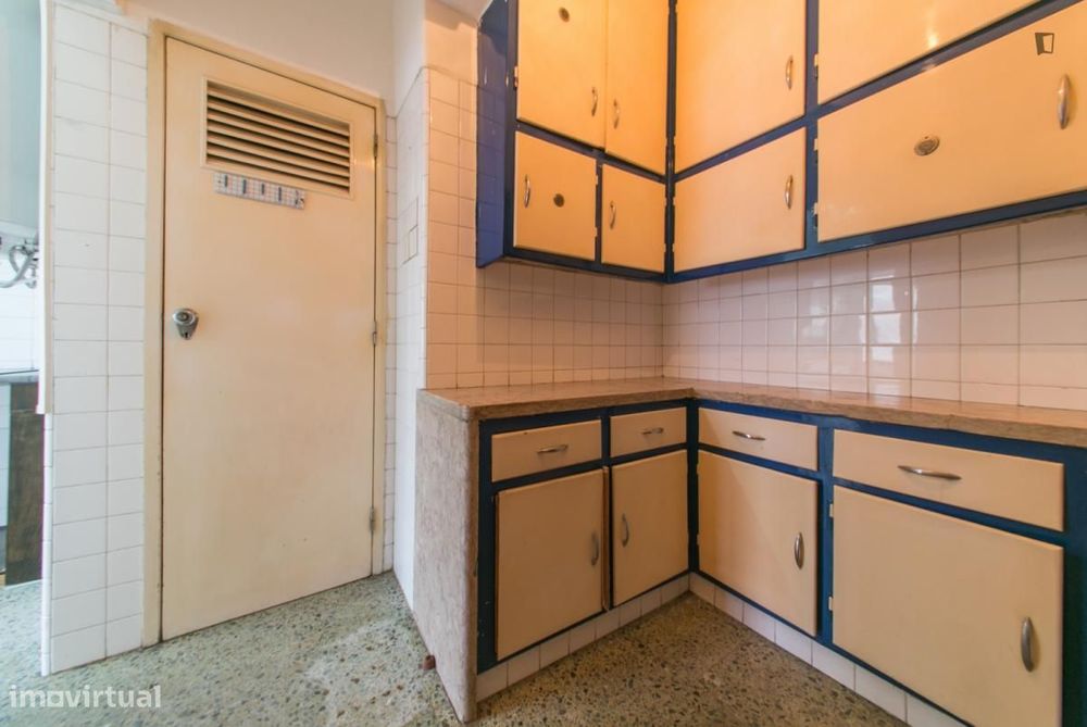 Quarto - localizado em Estrela Lisbon