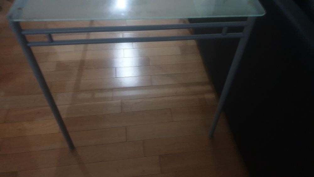 Mesa de jantar com tampo de vidro