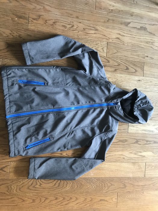 Kurtka przeciwdeszczowa typu SOFTSHELL 40 zł