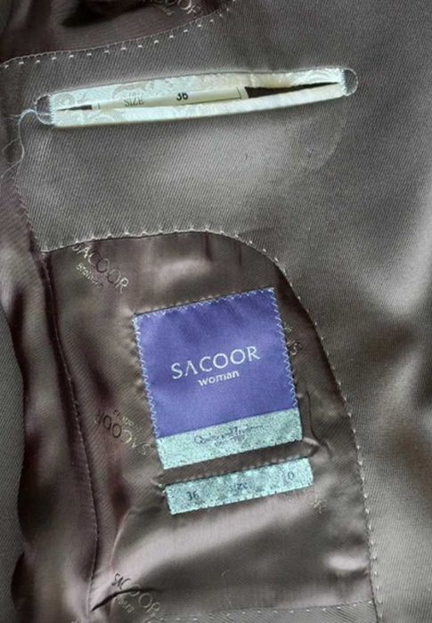 Fato castanho Sacoor senhora