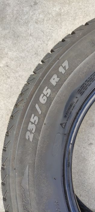 Opony 2szt.  235/65 R17