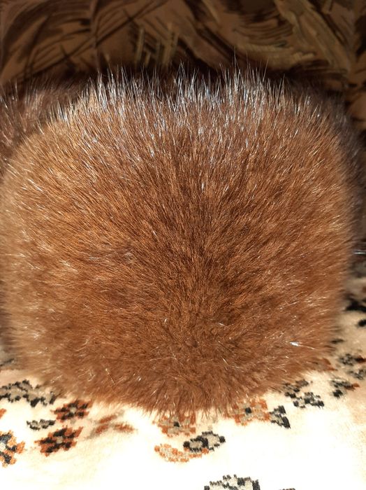 Мужская меховая шапка.