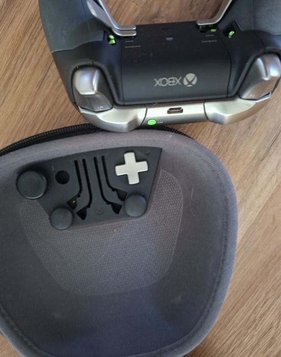Г еймпад Xbox Elite Wireless Controller Series 2 + чохол  не перевірявся