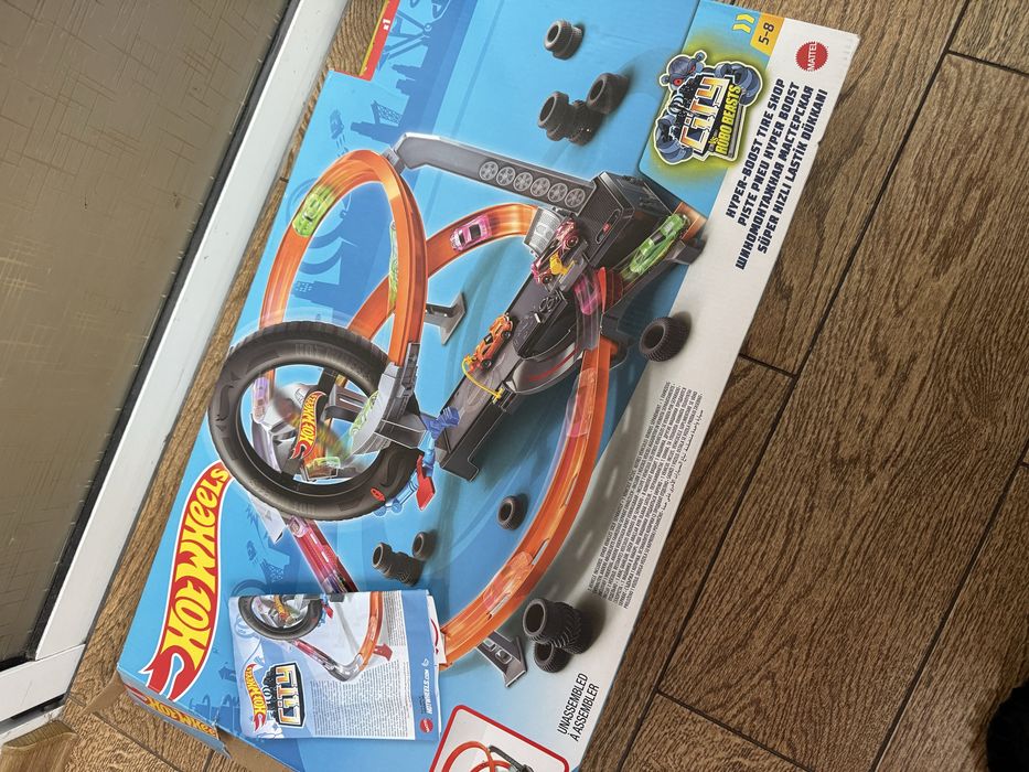 Продам трек Hot wheels