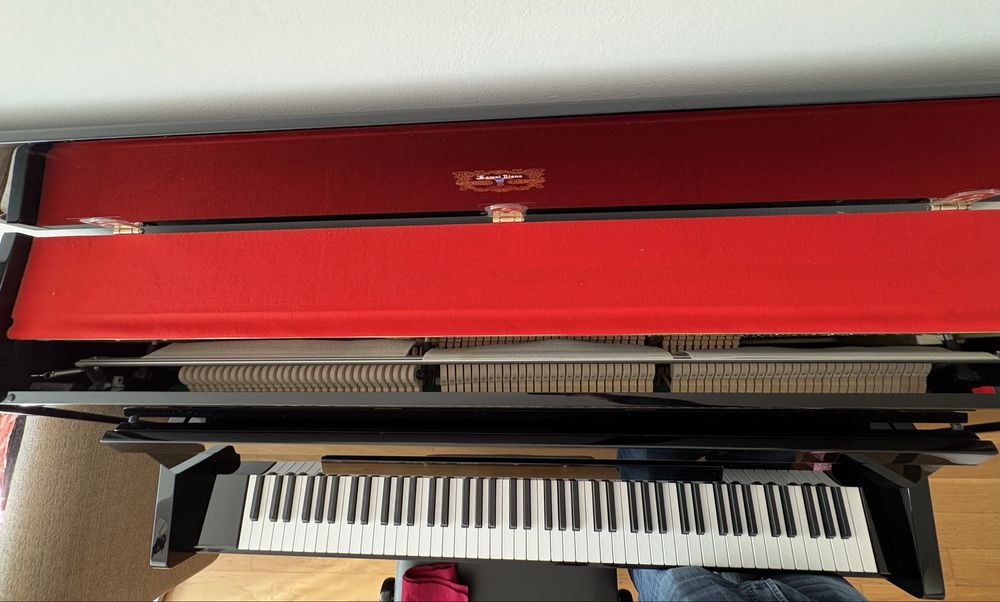 Piano vertical Kawai