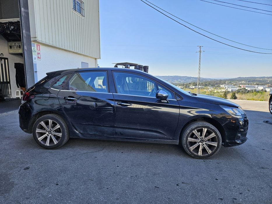 Citroën C4 II 1.6 BlueHDi de 2016 para peças