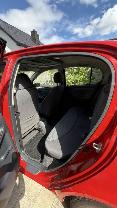 Toyota Yaris 1.3 luna 2001 r.