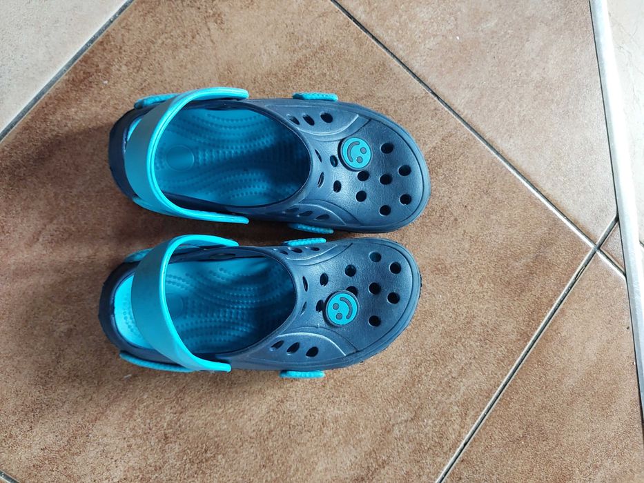 Klapki basenowe 28 buty do wody