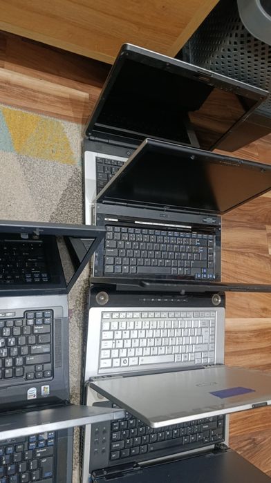 13 laptopów i części