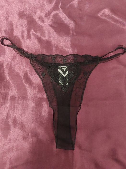 Stringi damskie ultra cienkie serce