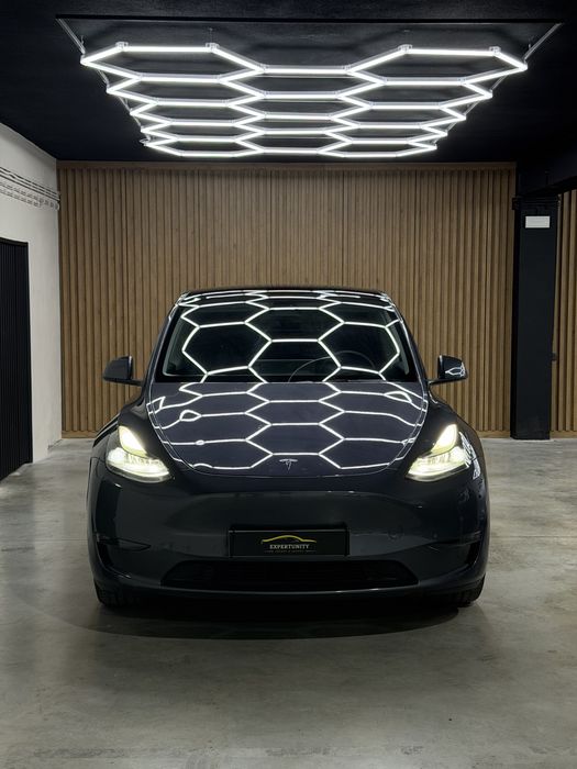 Tesla Model Y Long Range Dual Motor