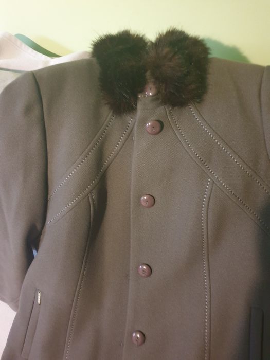 Wełniany płaszcz r 46