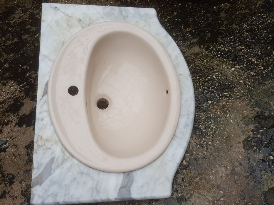 Lavatório  e  pedra para  WC
