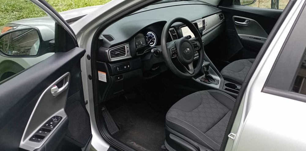 KIA Niro Гібрид економний