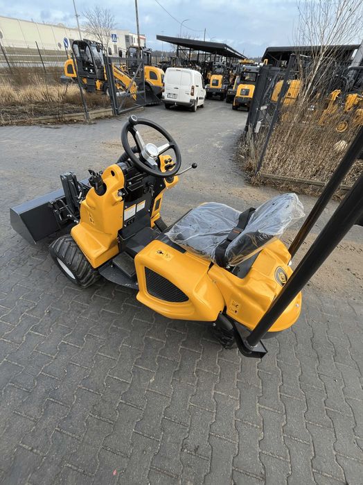 Miniładowarka trójkołowa Gunter Grossmann GG300S.