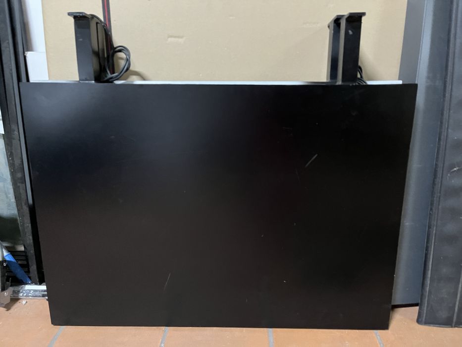 2 Reclames com iluminação/reator