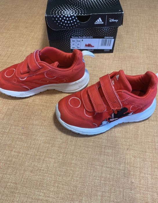 Ténis Adidas Disney