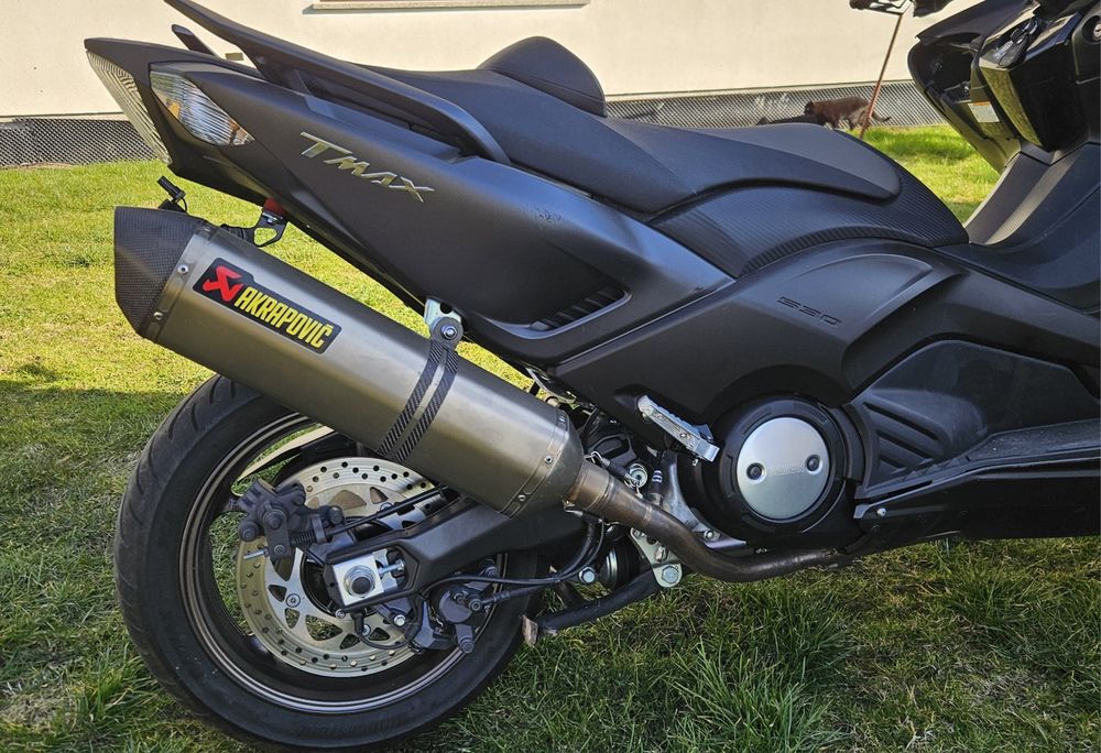 Akrapovic yamaha 530