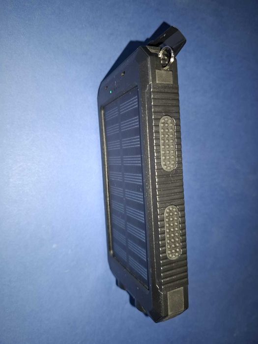 Power bank 7000 mAh com painel solar
