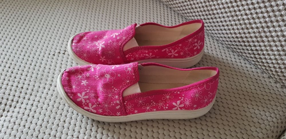 Tenisówki dziewczęce różowe r. 33