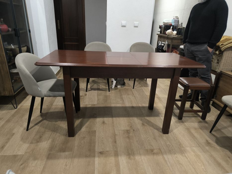 Mesa de Jantar em Madeira Extensível