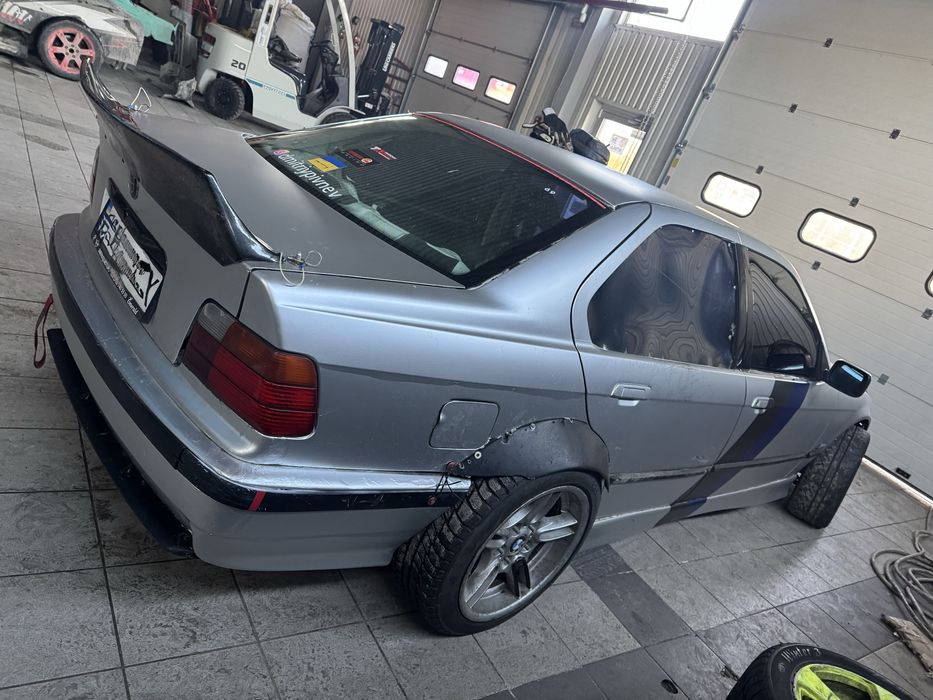 Bmw e 36 drift 4.4