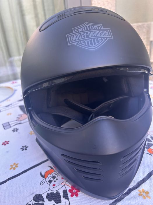Capacete novo Harley Davison preto impecável