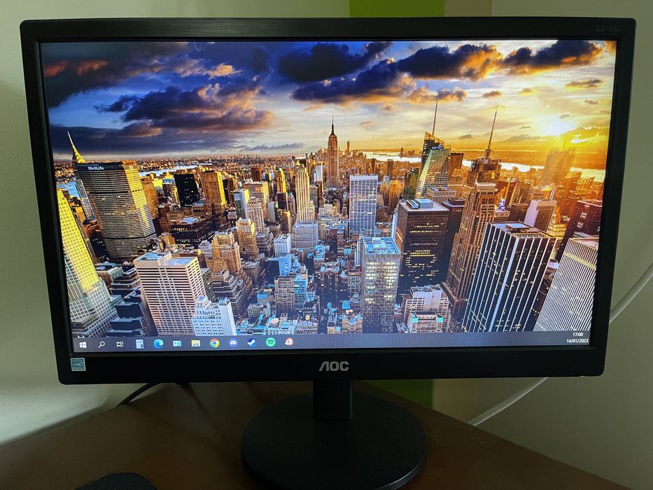 Monitor AOC 19’.