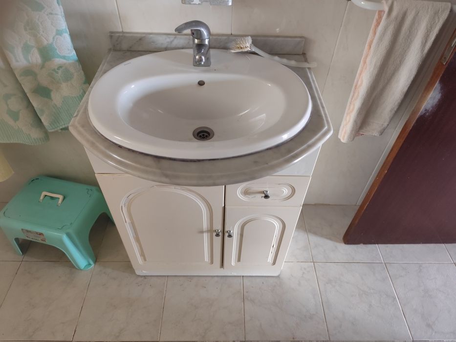 Conjunto lavatório e móvel com espelho wc