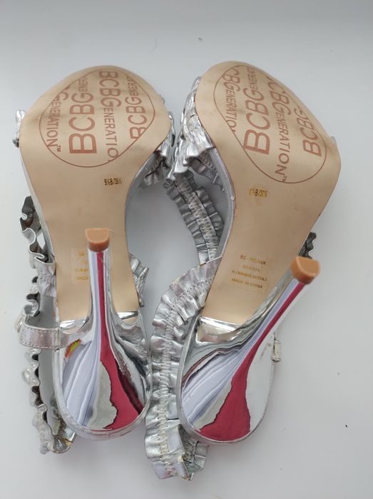 Босоніжки, босоножки