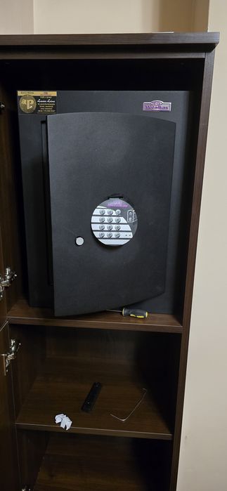 Otwieranie Samochodów Mieszkań Sejfów LOCKSTAR Pogotowie Zamkowe