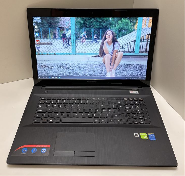 ноутбук Lenovo G70 17" 8GB озу /1000GB HDD NVIDIA GeForce Gt820 2GB/новий акумулятор