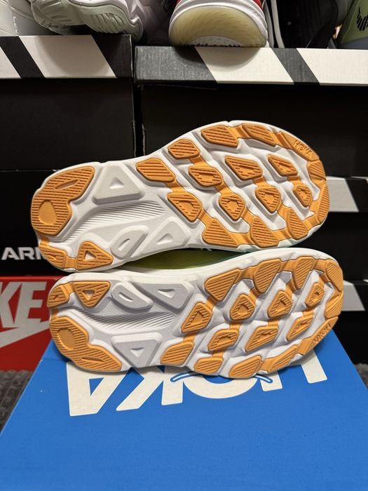 Жіночі бігові кросівки Hoka W Clifton 9 36(23см) оригінал